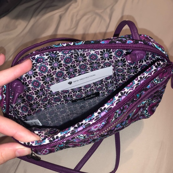 Never used Vera Bradley crossover purse - Picture 3 of 3